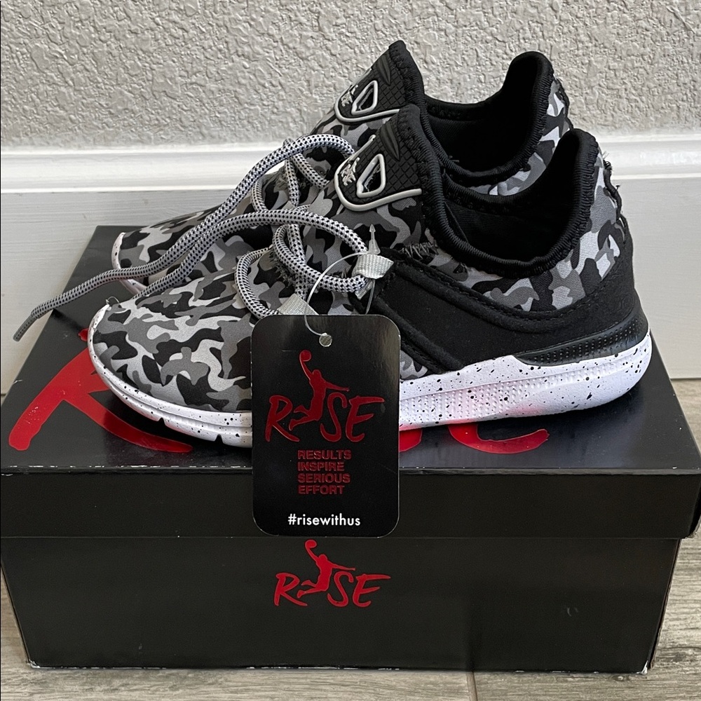 Rise Camouflage Athletic Sneakers